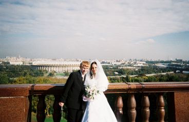 marriage and monuments--a soviet tradition